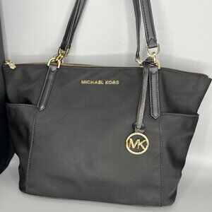 MICHAEL KORS BLACK NYLON W/LEATHER TRIM SHOULDER BAG ZIP TOTE WGOLD TONE HARWARE